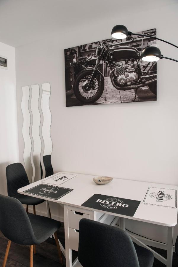 Anavrin Apartman Free Parking Διαμέρισμα Πετς Εξωτερικό φωτογραφία